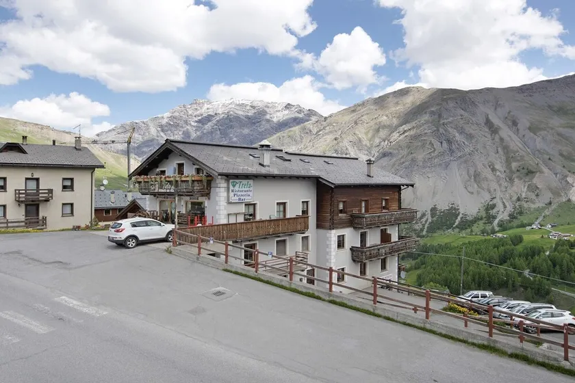 Studio Apartment \"Trela\" near Slopes with Balcony & Wi-Fi - Image 1