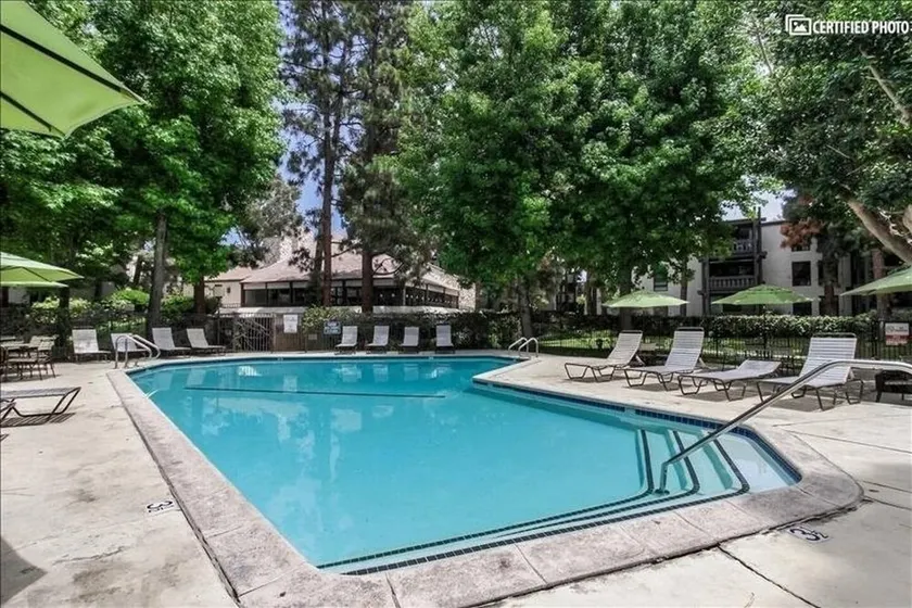 Beautiful condo near the beach, night life, LMU, LAX, and Silicon Beach. - Image 1