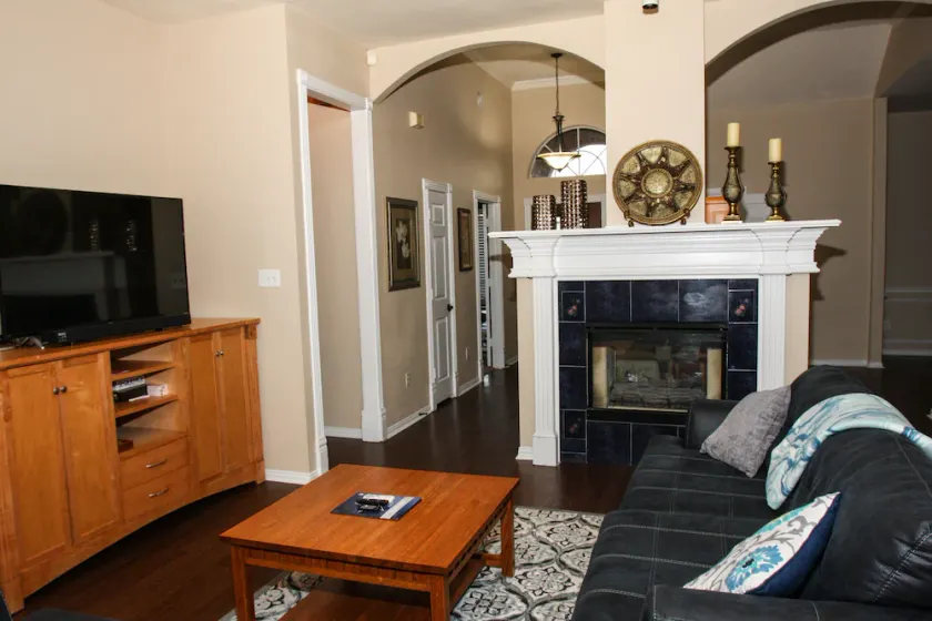 2 miles-ATT Stadium, Rangers, Texas Live!, Six Flags, Shopping-Great Locale! - Image 1