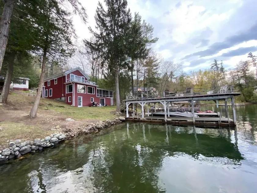 Perfect Family Lakefront Vacation Home on Lake George, NY *Dock slip included!* - Image 1