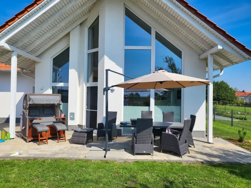 Modernes Ferienhaus mit Kamin, Garten und Eigener Sauna - Ferienhaus Meerfreude - Image 1
