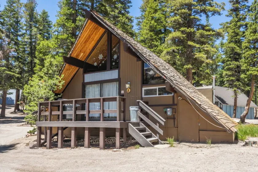 Chalet 05 by Mammoth Mountain Chalets - Image 1