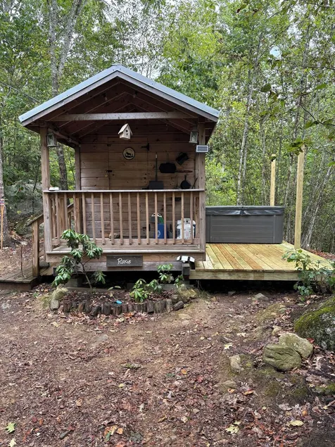 Tiny Cabin with Private Hot Tub on 100 Acres Kayaks, Canoes & Paddleboards - Image 1