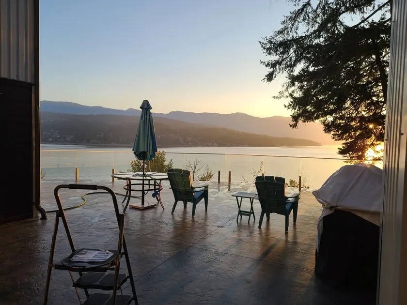 Blind Bay Lakeside Shuswap House Private 149ft Beach Dock Buoy Acreage View+ - Image 1