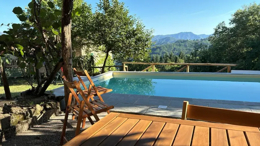 Tuscan House and private garden with pool and stunning views near Bagni di Lucca - Image 1