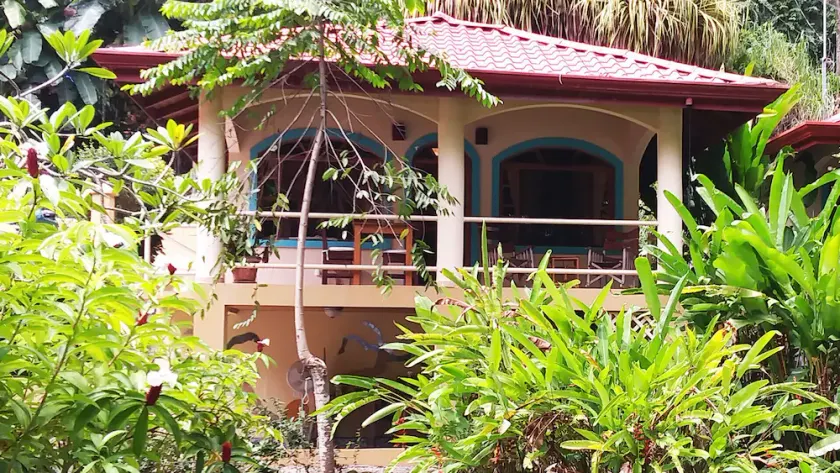 Oceanfront rentals at Beach House Incognito - Image 1