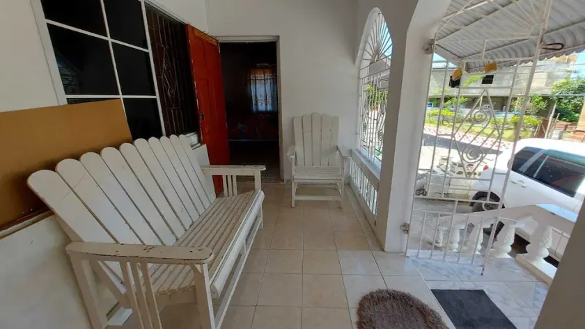 House - Sleeps 4 - Patio - Parking - Image 1