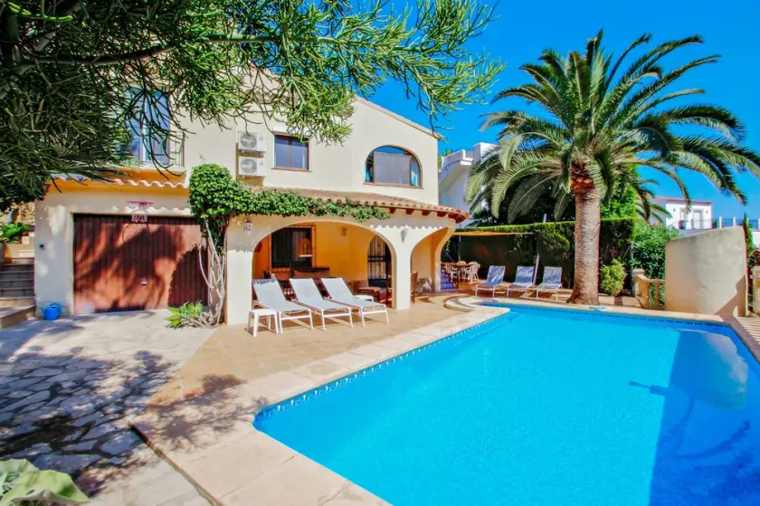 Sola - pretty holiday property with garden and private pool in Benissa - Image 1