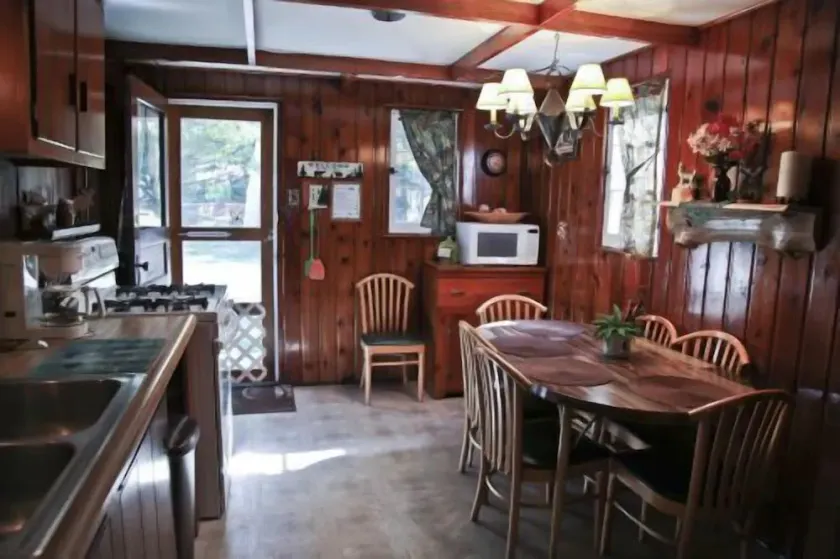 Cabin #4 - Loon's Landing - Image 1