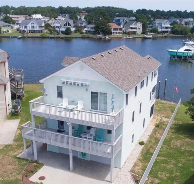 Clean and inviting Canal Front Cottage - Image 1