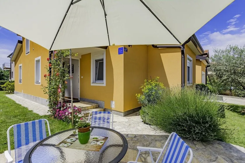 Apartment in a quiet location - Image 1