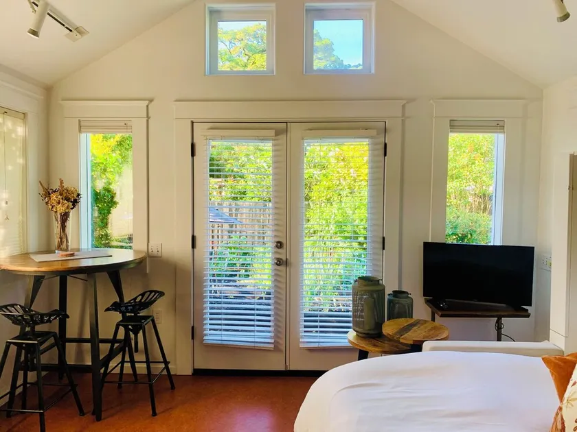 Star Studio: A Private Garden Retreat in Downtown Eugene - Image 1