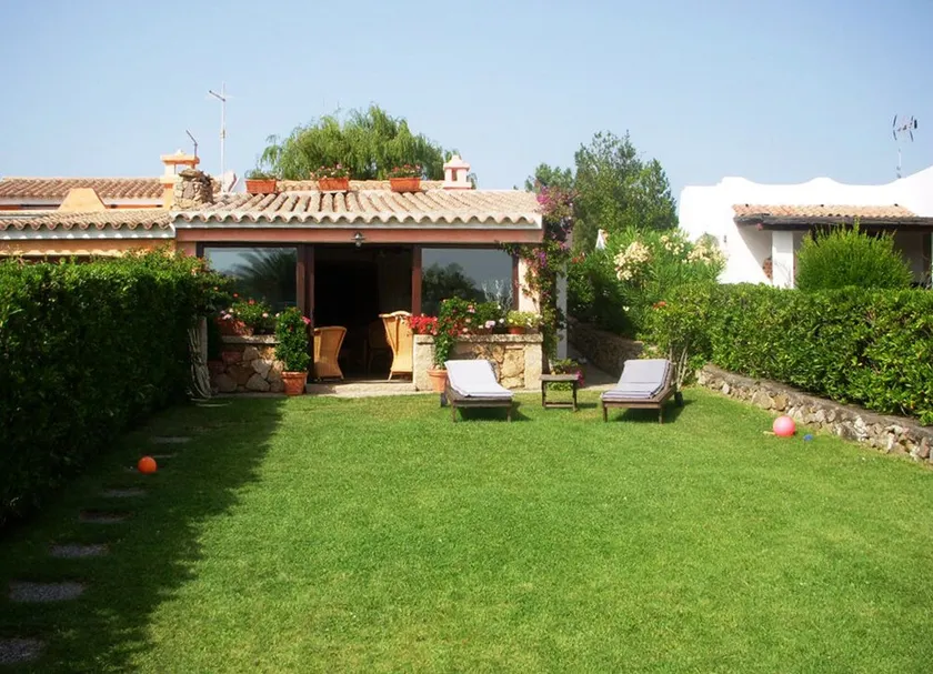 Baja Sardinia, Costa Smeralda. Villa a stone's throw from the sea. - Image 1