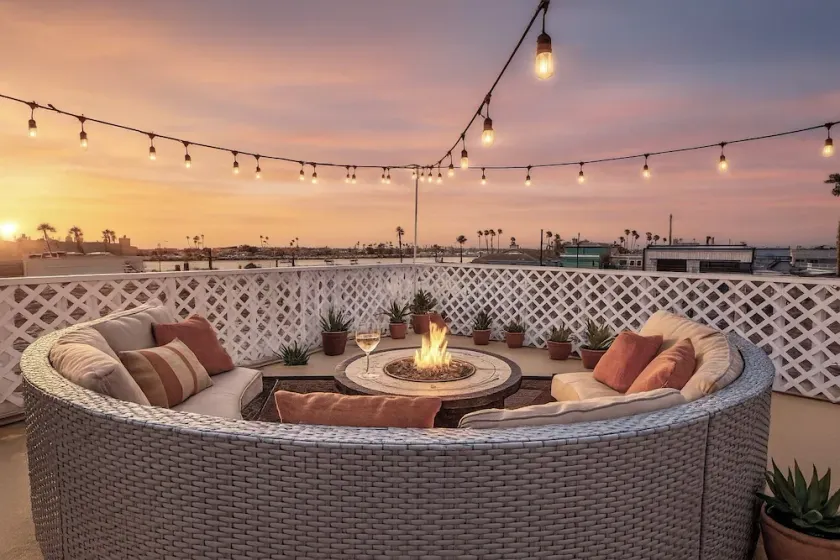 Beach House -Harbor Views -Magnificient RoofDeck! - Image 1