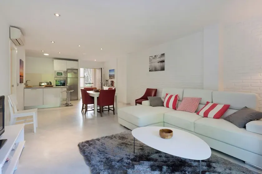 Apartment near the Pine Walk - Image 1