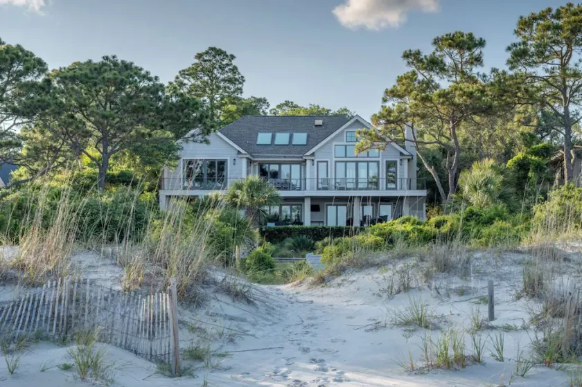 $ 500 OFF ugentlige huslejer! Quintessential oceanfront strand hus! Dette hjem blev grundigt renoveret - Image 1
