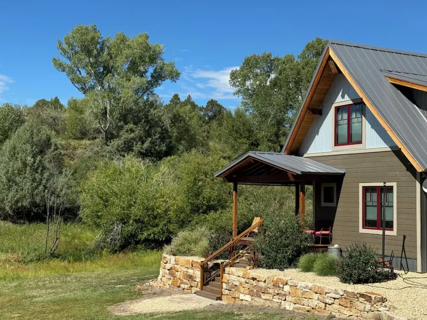 Cozy, secluded home close to everything. 15 min to town and skiing. - Image 1