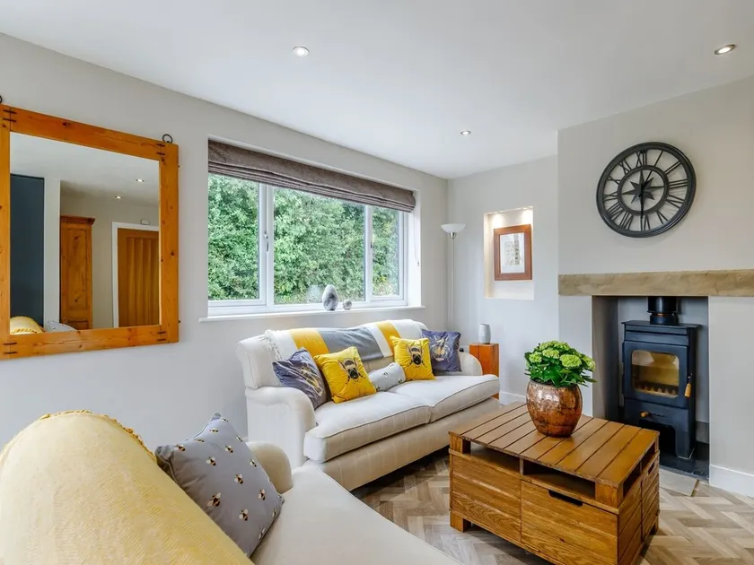 3 bedroom accommodation in Shirland, near Alfreton - Image 1
