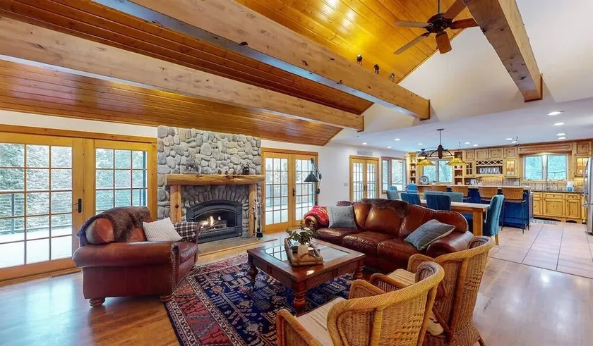 Hilltop Lodge - Beautiful Hayden Lake Home W Deck - Image 1