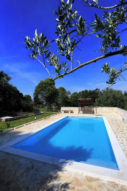 House Kia - Image 1