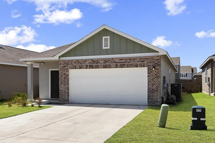 Comfy 3BR Home in Jarrell - Image 1