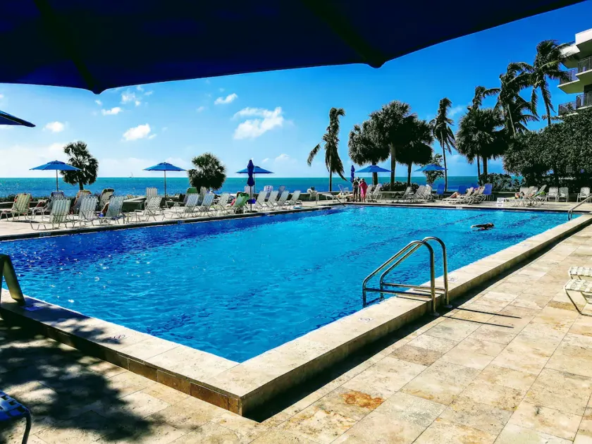 Lyx High End New Reno, gratis cyklar, gratis Wi-Fi pool, bubbelpool, gym, tennis - Image 1