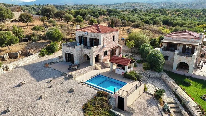 Villa Petra -Fantastic Sea and Mountain Views, High speed internet in all rooms - Image 1