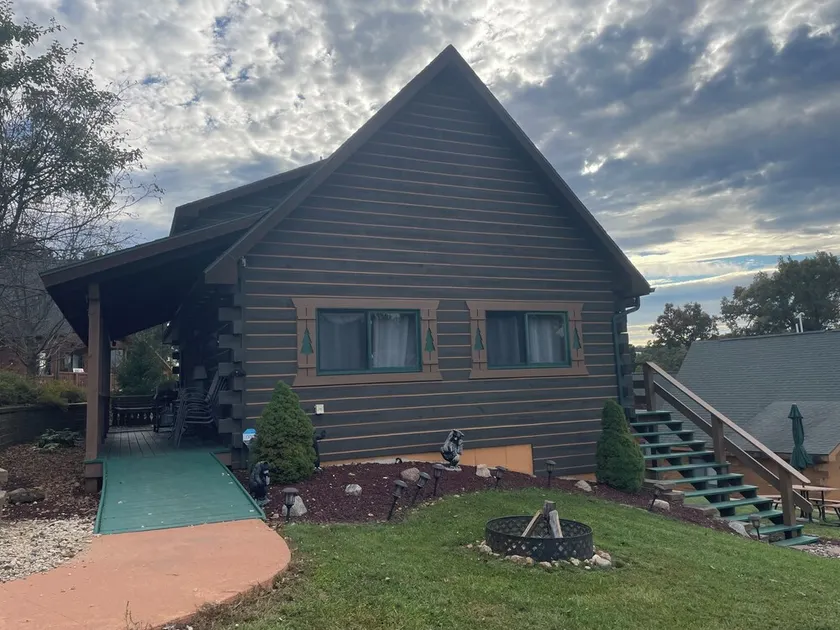 Family Fun 3 Bedroom Cabin - Image 1