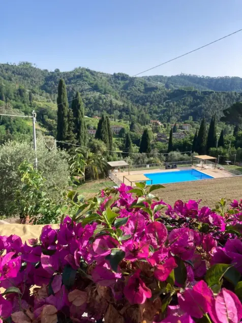 Country house in the Tuscan hills with private pool.  - Image 1