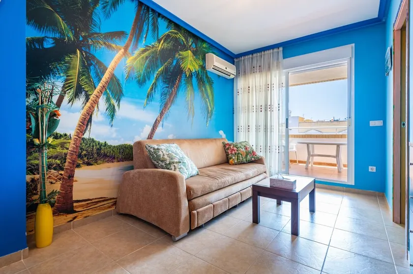 Apartamento 'Neptuno' con vistas al mar, Wi-Fi y aire acondicionado - Image 1
