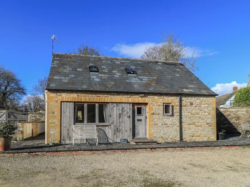 Casa rural con jardín - Image 1