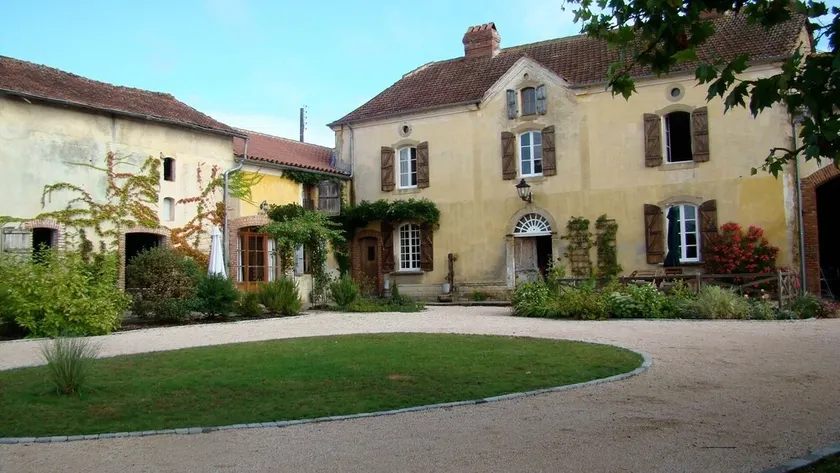 Extrêmement spacieux, Country Farmhouse avec piscine et cuisine d'été, dort 13+ - Image 1