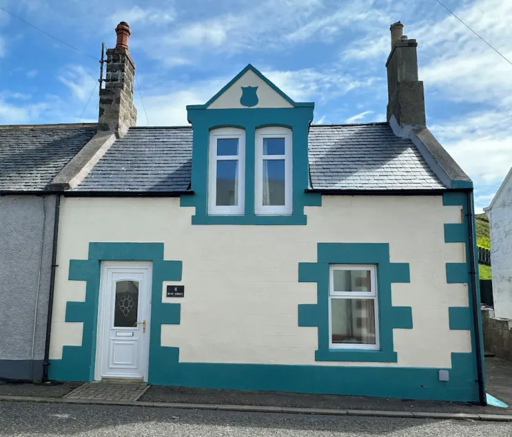 Findochty Holiday Cottage - Cosy cottage with Private Garden and Sea View - Image 1