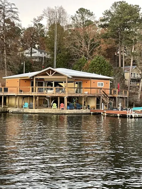 Lake House - Image 1