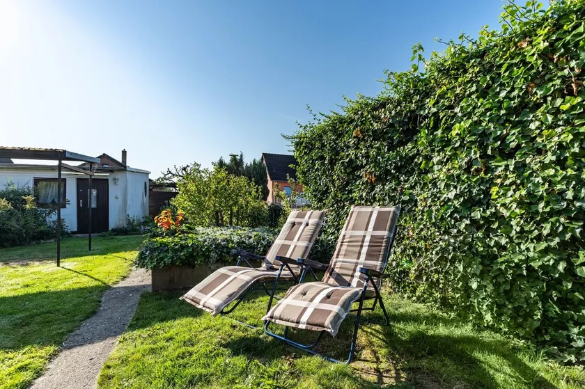 Holiday Home 'Ferienhaus Stine Stralsund Ostsee' with Private Terrace, Private Garden and Wi-Fi - Image 1