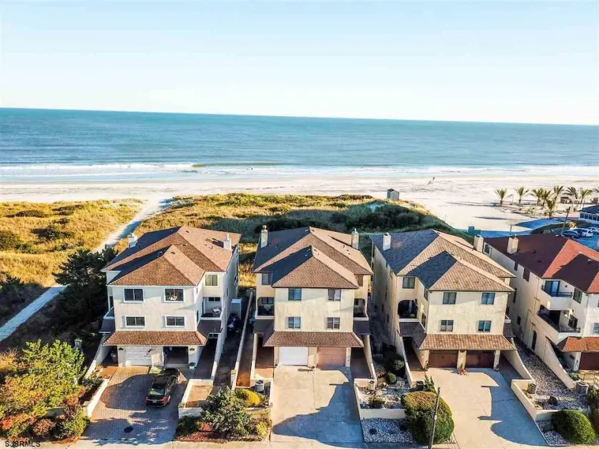 Oceanfront 4BR Townhouse-Great Location Aug 26-Aug 29 available - Image 1