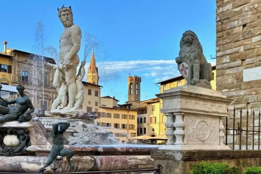 Exquisite 2-Bedroom Luxury Apartment in Piazza della Signoria - Image 1