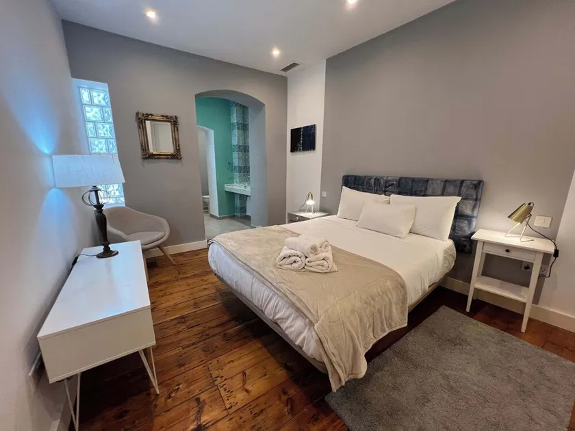 Luxe 2BR Family Oasis in Gibraltar - Image 1