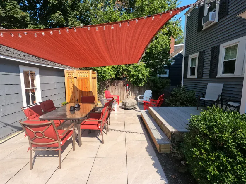 In-Town Kennebunk - walk to cafes/restaurants/shops, beaches minutes away - Image 1