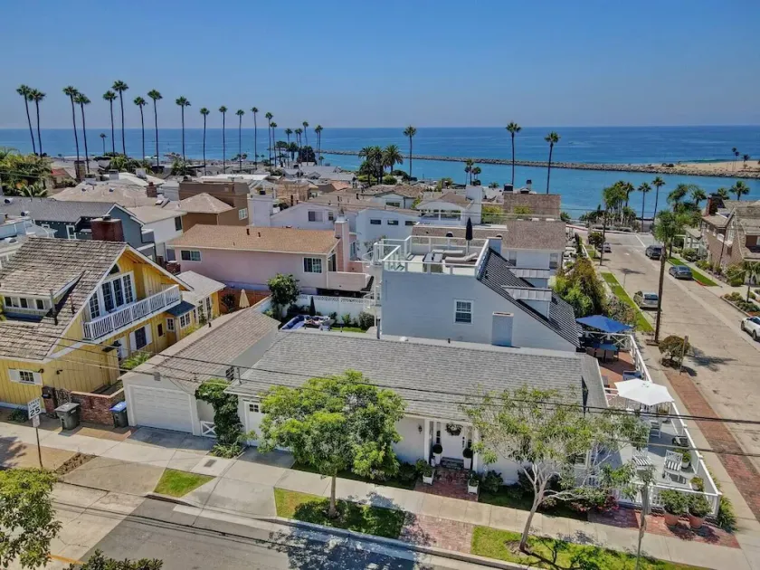 Ocean Views Corona Del Mar 2BR/1.5BA, AC Bikes ! - Image 1