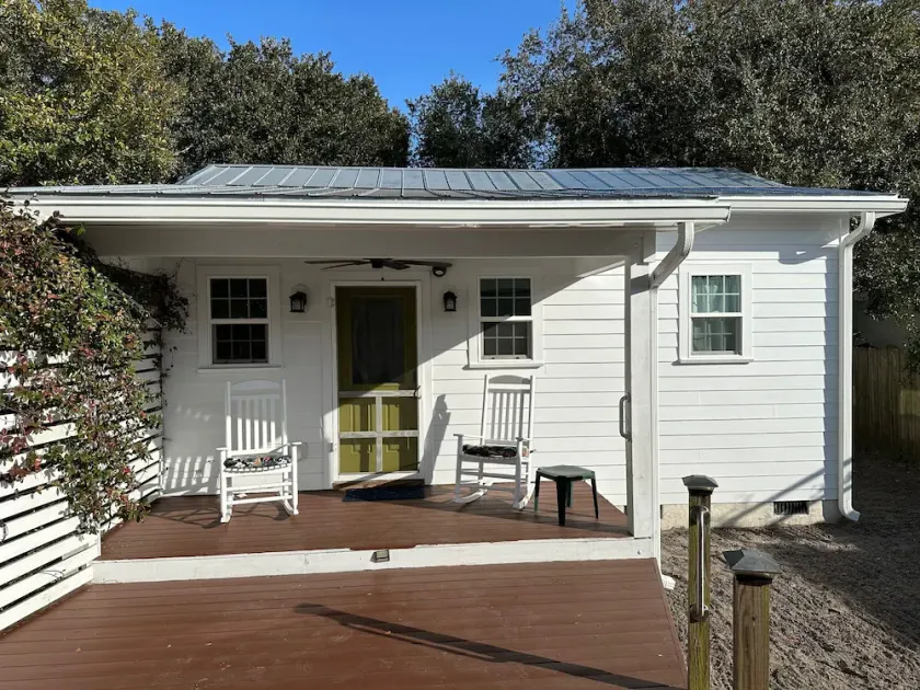 Updated Guest House  in Beaufort Historic District--Walkable to Front Street! - Image 1