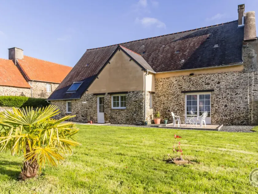 Charming house with garden in Saint-Lô - Image 1