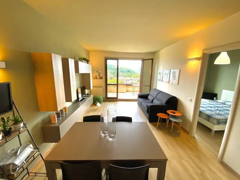 \"Una finestra sul mondo\". Stunning location and a perfect, cozy stay. - Image 1