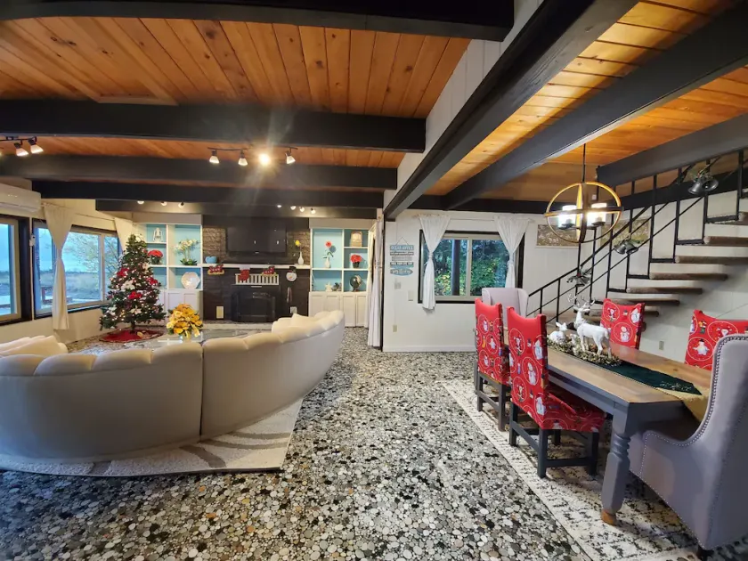 ** OCEANFRONT ** Shoofly Creek Retreat am Hood Canal - Image 1