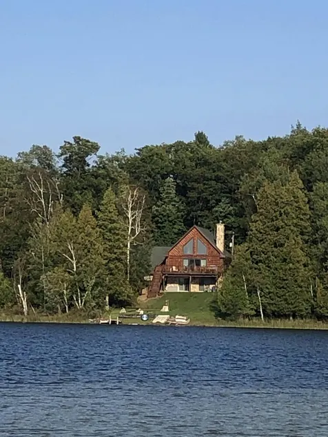 Custom Log Home w/ Lakefront in Northern Michigan 3BR/3BA - Image 1