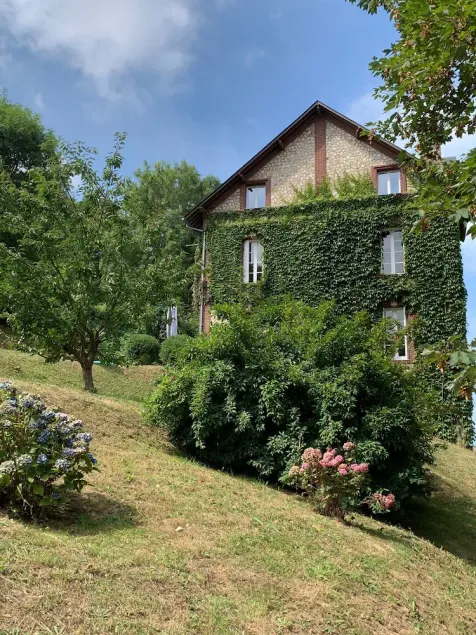 Large family house overlooking the sea - Image 1