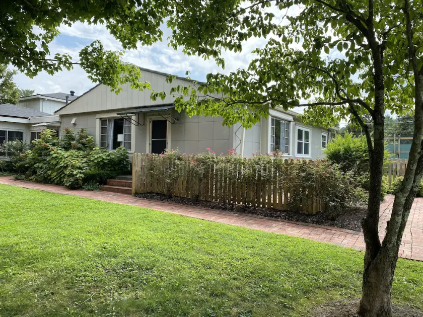 Historic Home Located in Downtown Barbourville Complete with Modern Comforts - Image 1