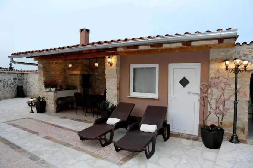 Two bedroom apartment with terrace Pula (A-18826-a) - Image 1