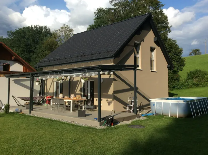 Cottage on the edge of the forest - Image 1