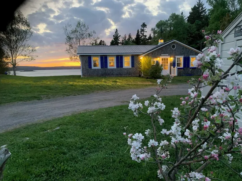 Cottage sul mare con vista eccezionale: bella nuova camera da letto matrimoniale e portico - Image 1